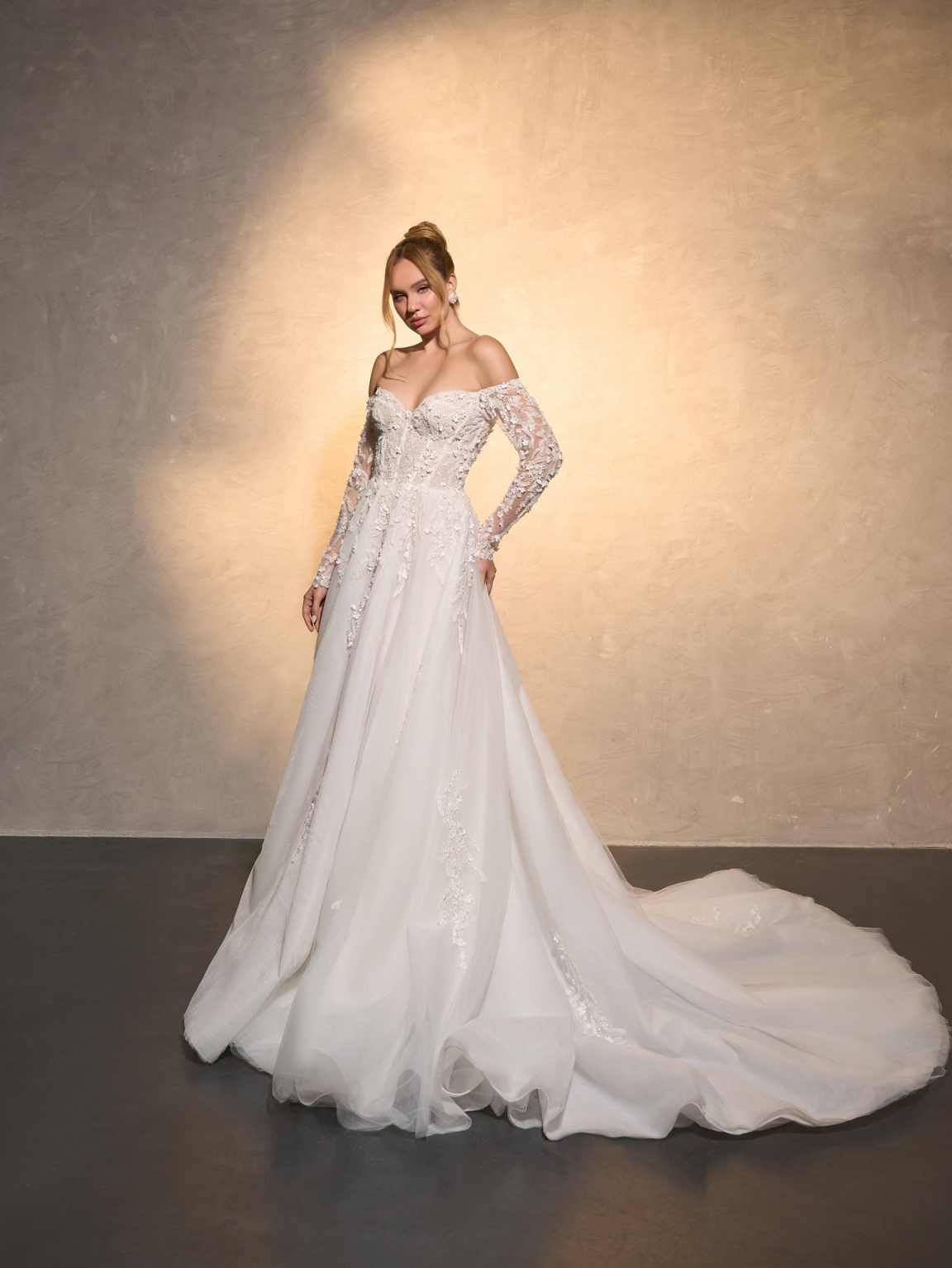Vestido de casamento elegante  - Embroidery Online Designs avaliação e preço