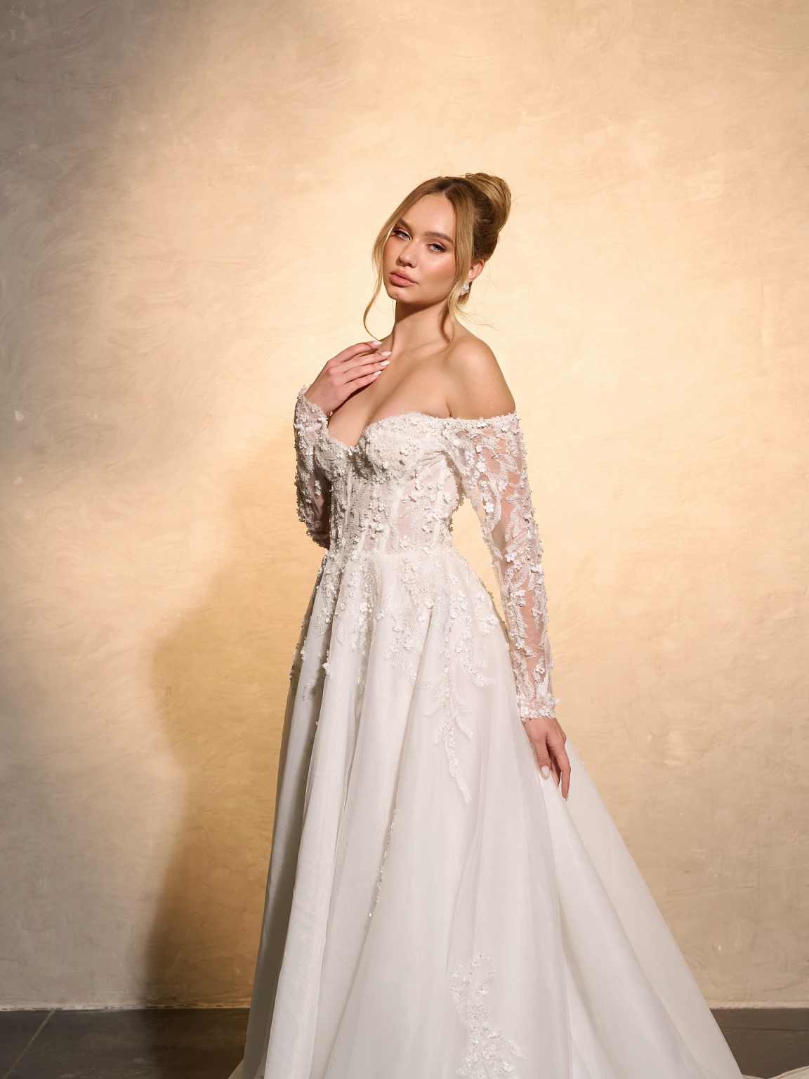 Vestido de casamento elegante  - Embroidery Online Designs avaliação e preço